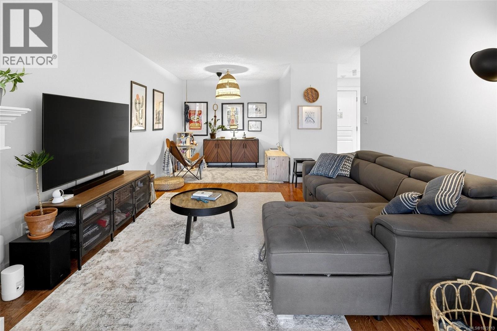 412 894 Vernon Avenue, Saanich