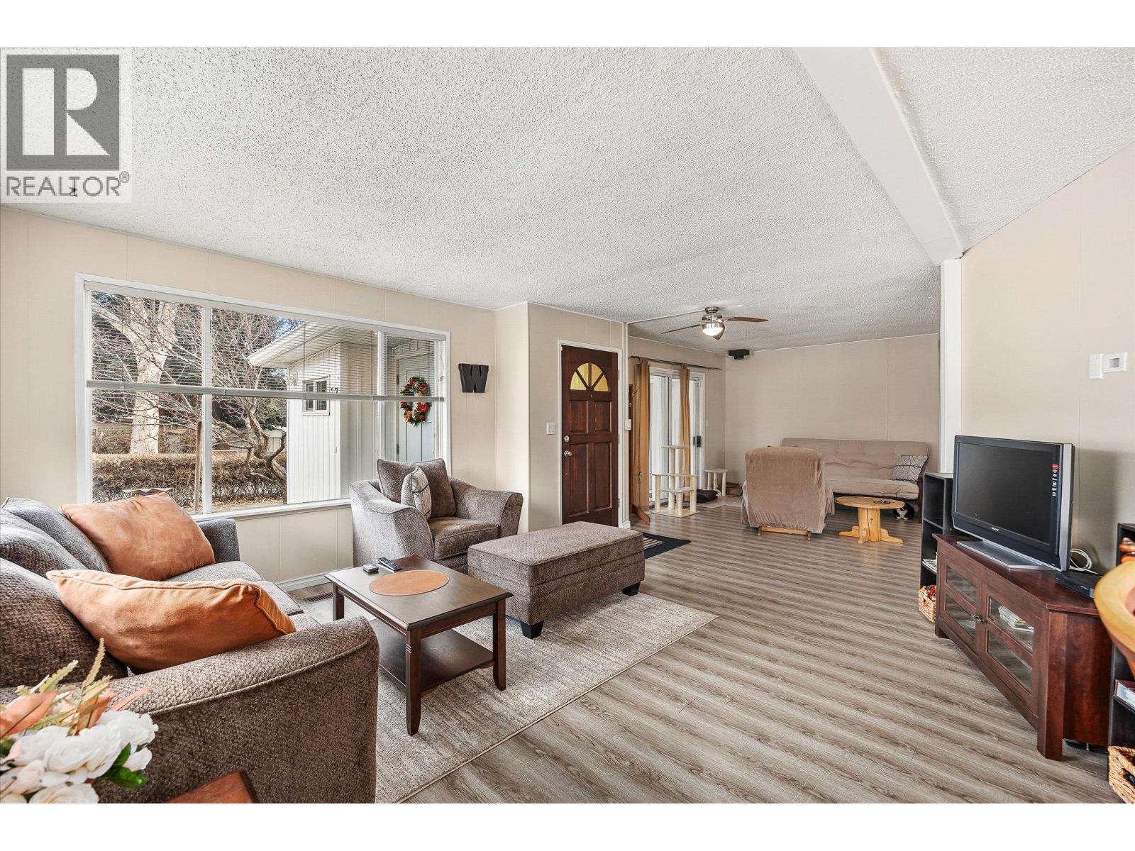 27 2001 97 Highway South, West Kelowna