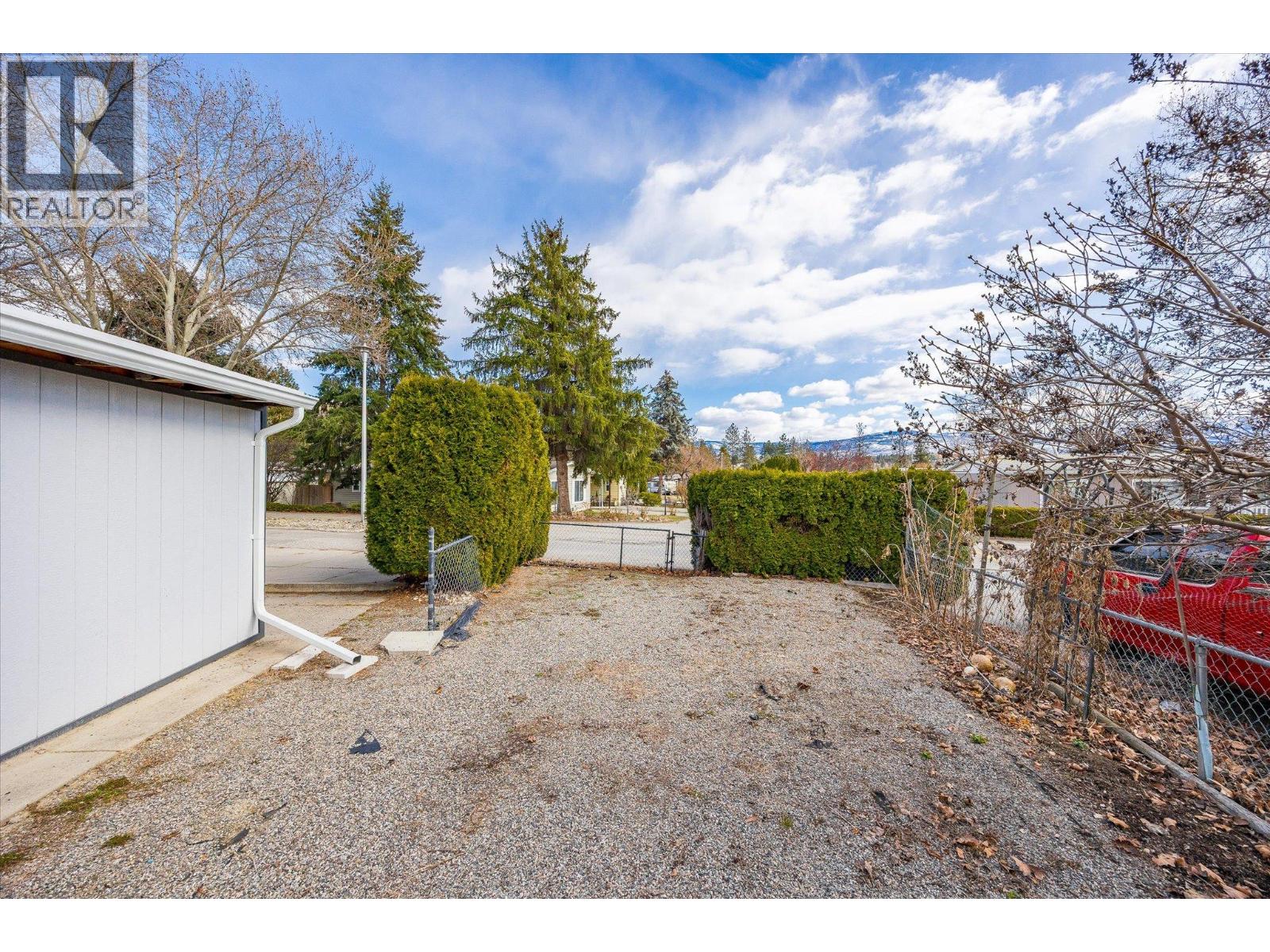 27 2001 97 Highway South, West Kelowna