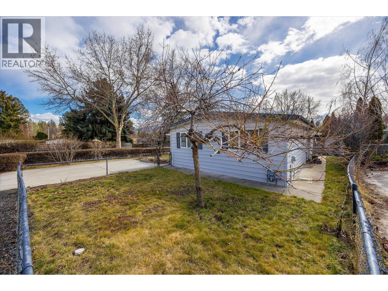 27 2001 97 Highway South, West Kelowna