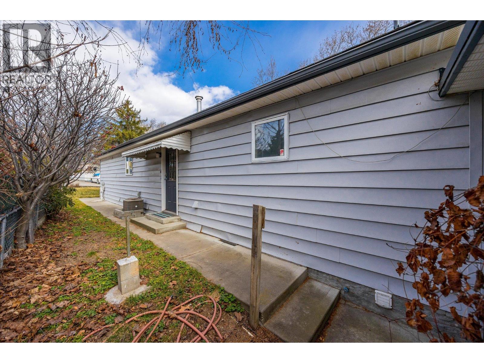 27 2001 97 Highway South, West Kelowna