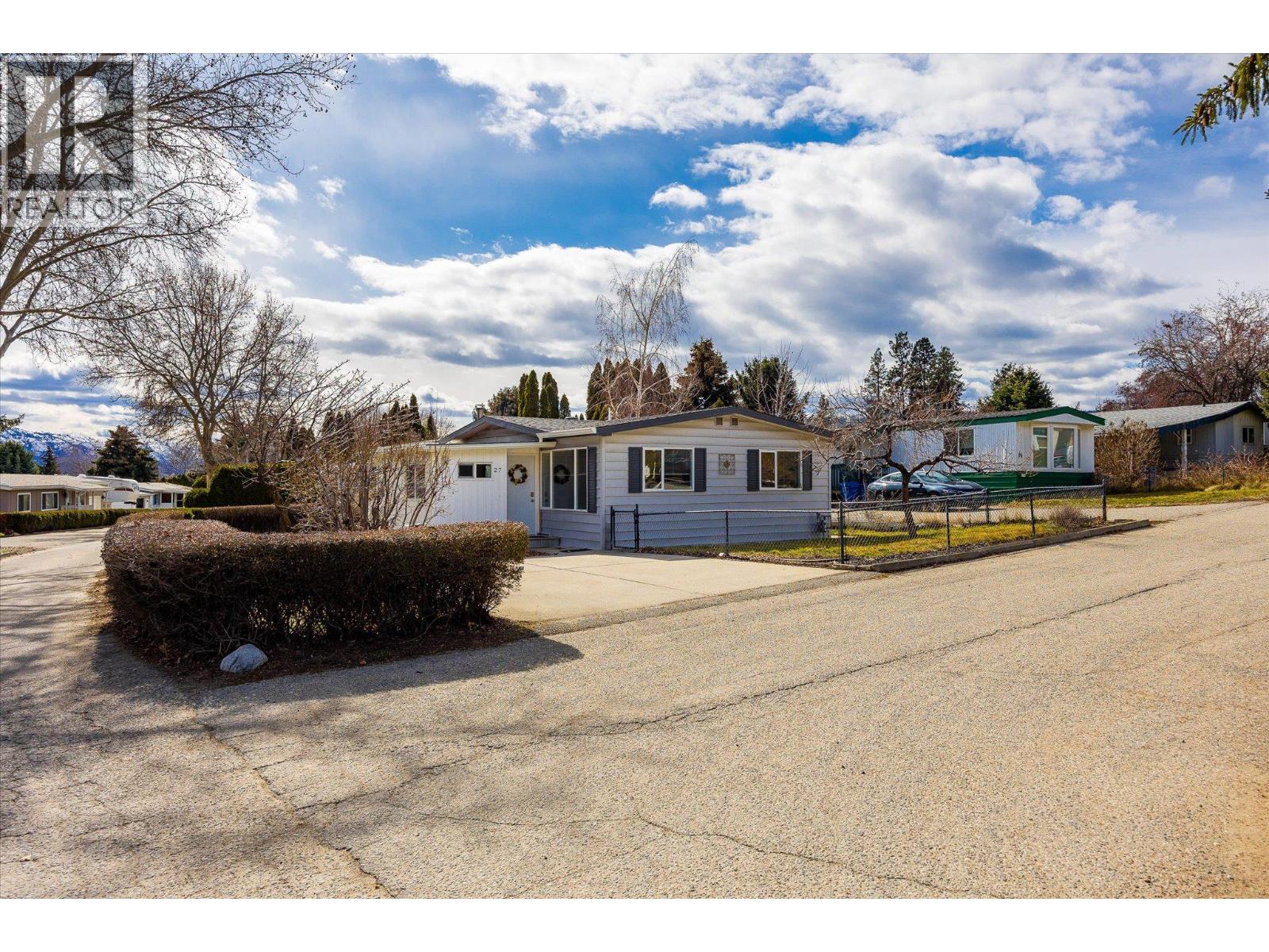 27 2001 97 Highway South, West Kelowna