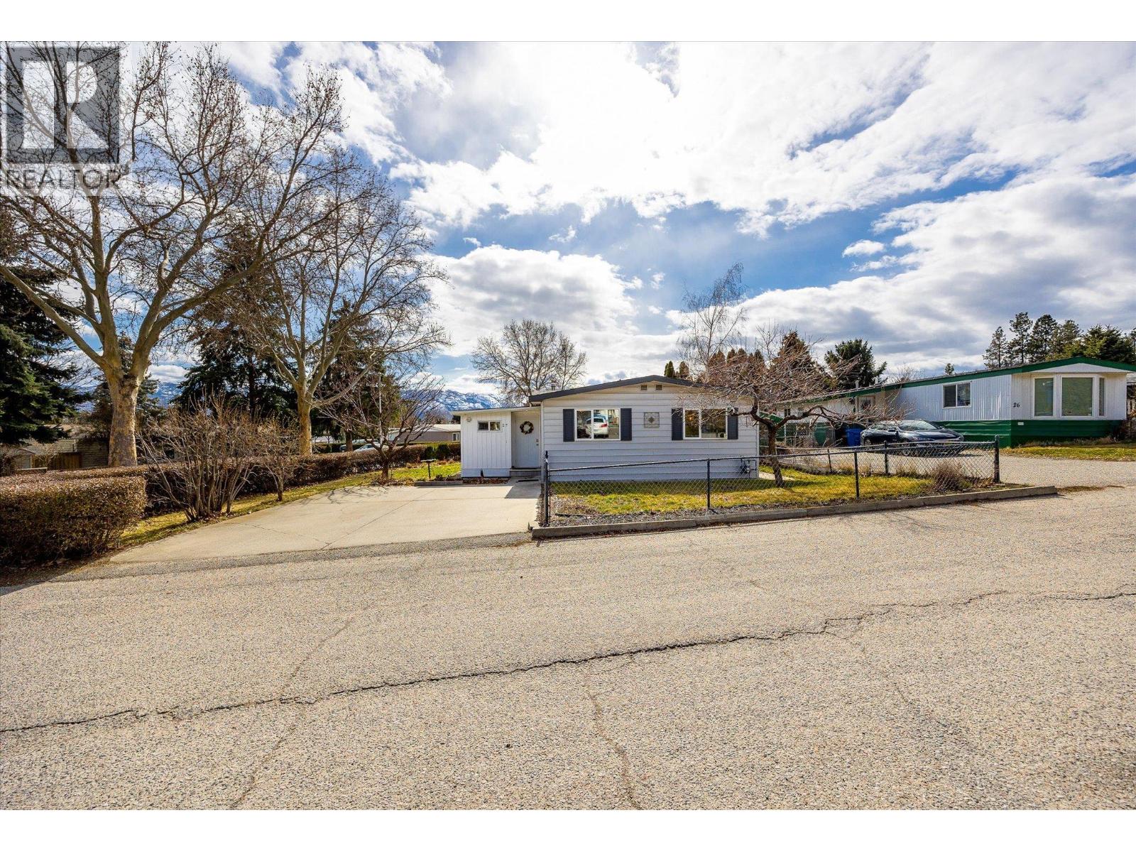 27 2001 97 Highway South, West Kelowna