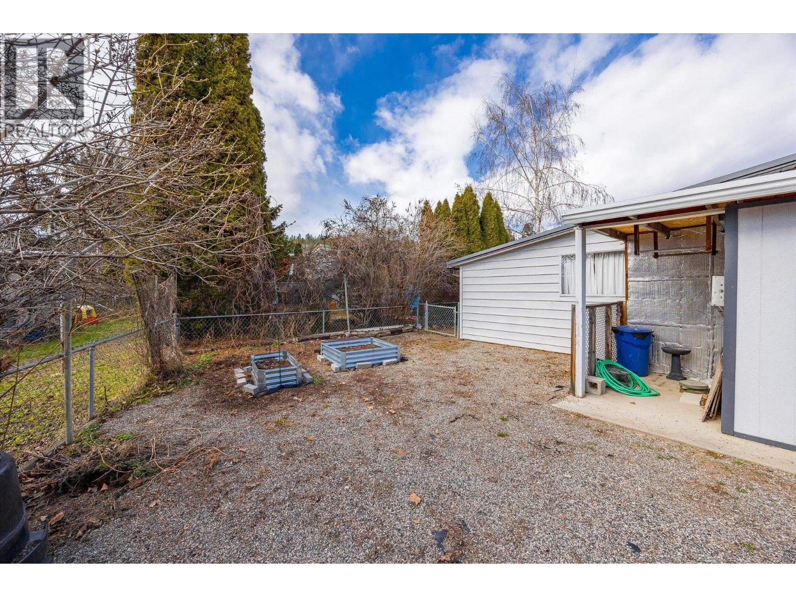 27 2001 97 Highway South, West Kelowna
