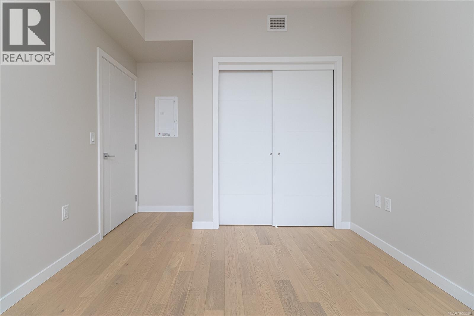 406 5118 Cordova Bay Road, Saanich