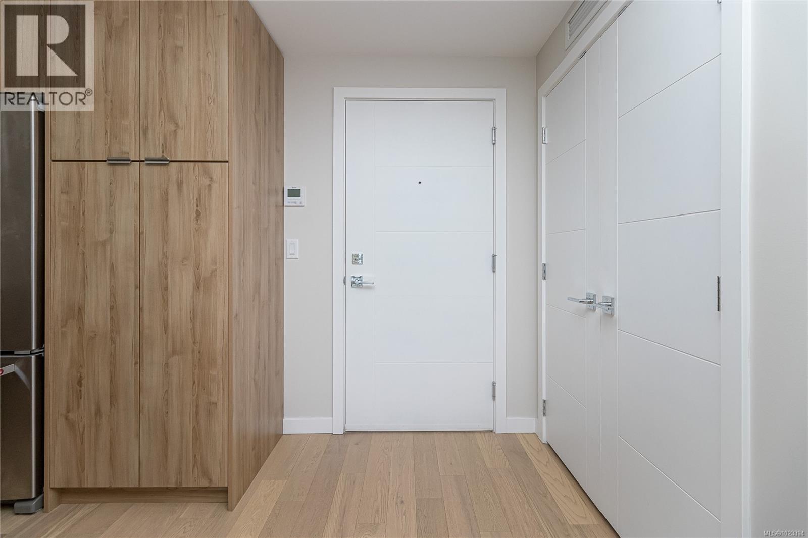 406 5118 Cordova Bay Road, Saanich