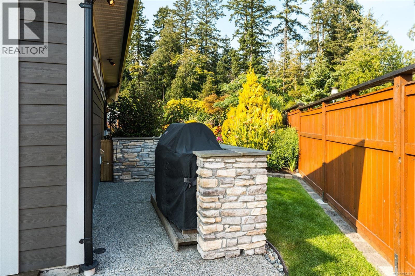 6303 Riverstone Dr, Sooke