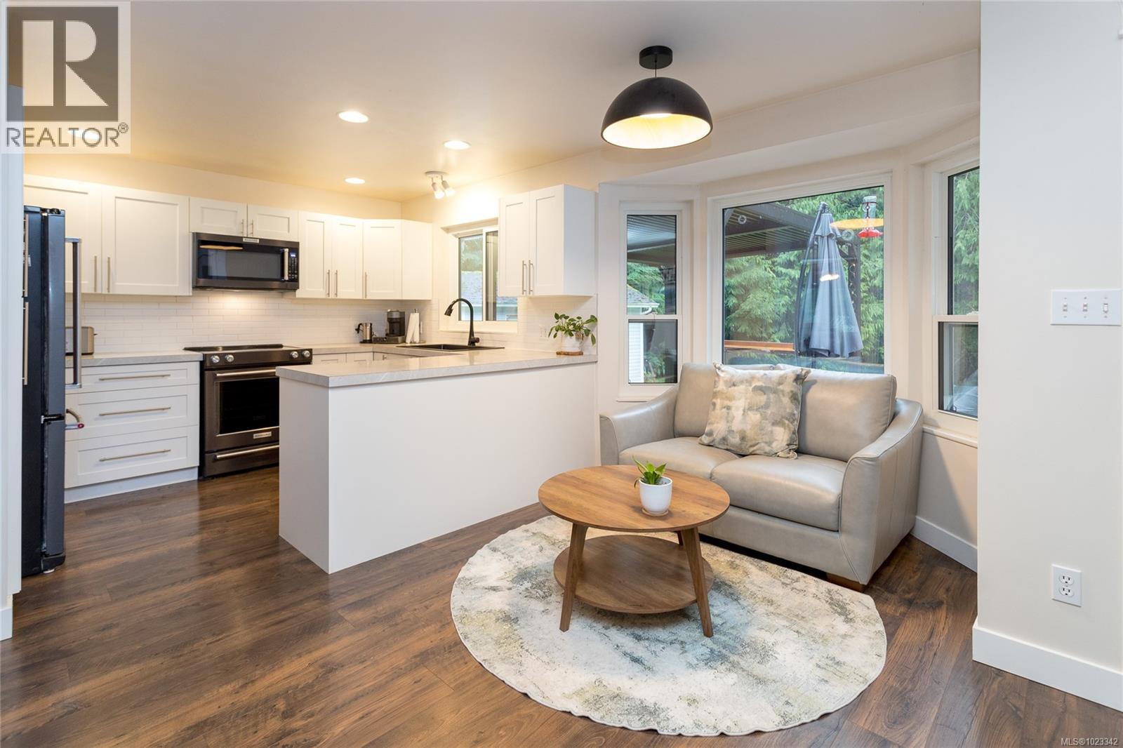 2880 Denewood Pl, Sooke