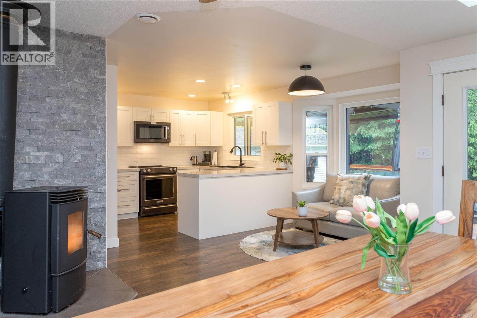 2880 Denewood Pl, Sooke