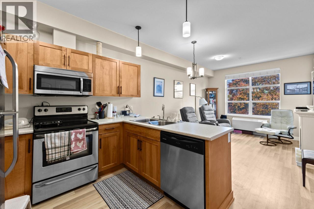 #218 755 MAYFAIR STREET - 7