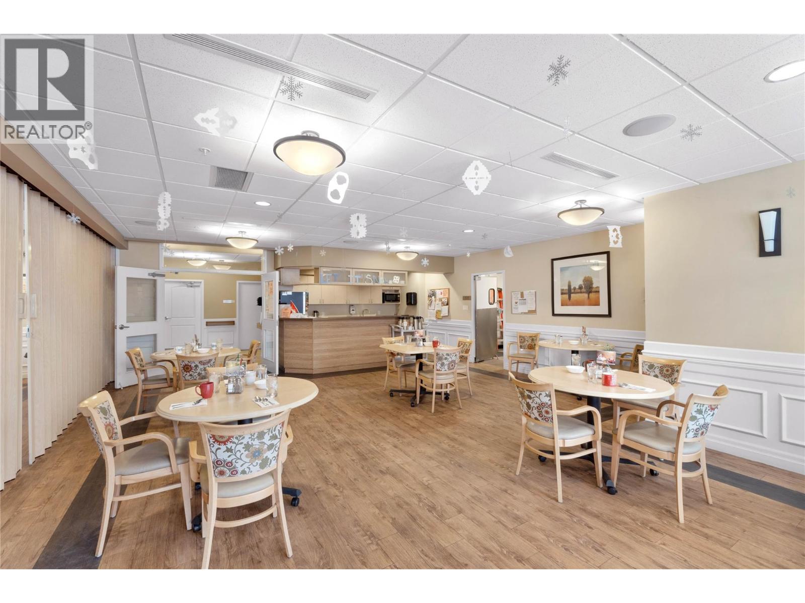 #218 755 MAYFAIR STREET - 14