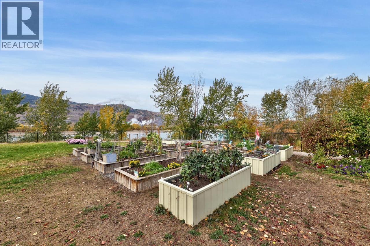 #218 755 MAYFAIR STREET - 6