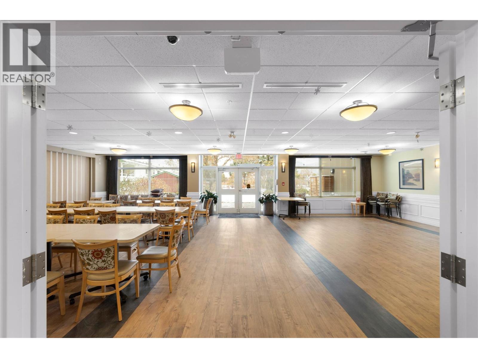 #218 755 MAYFAIR STREET - 16