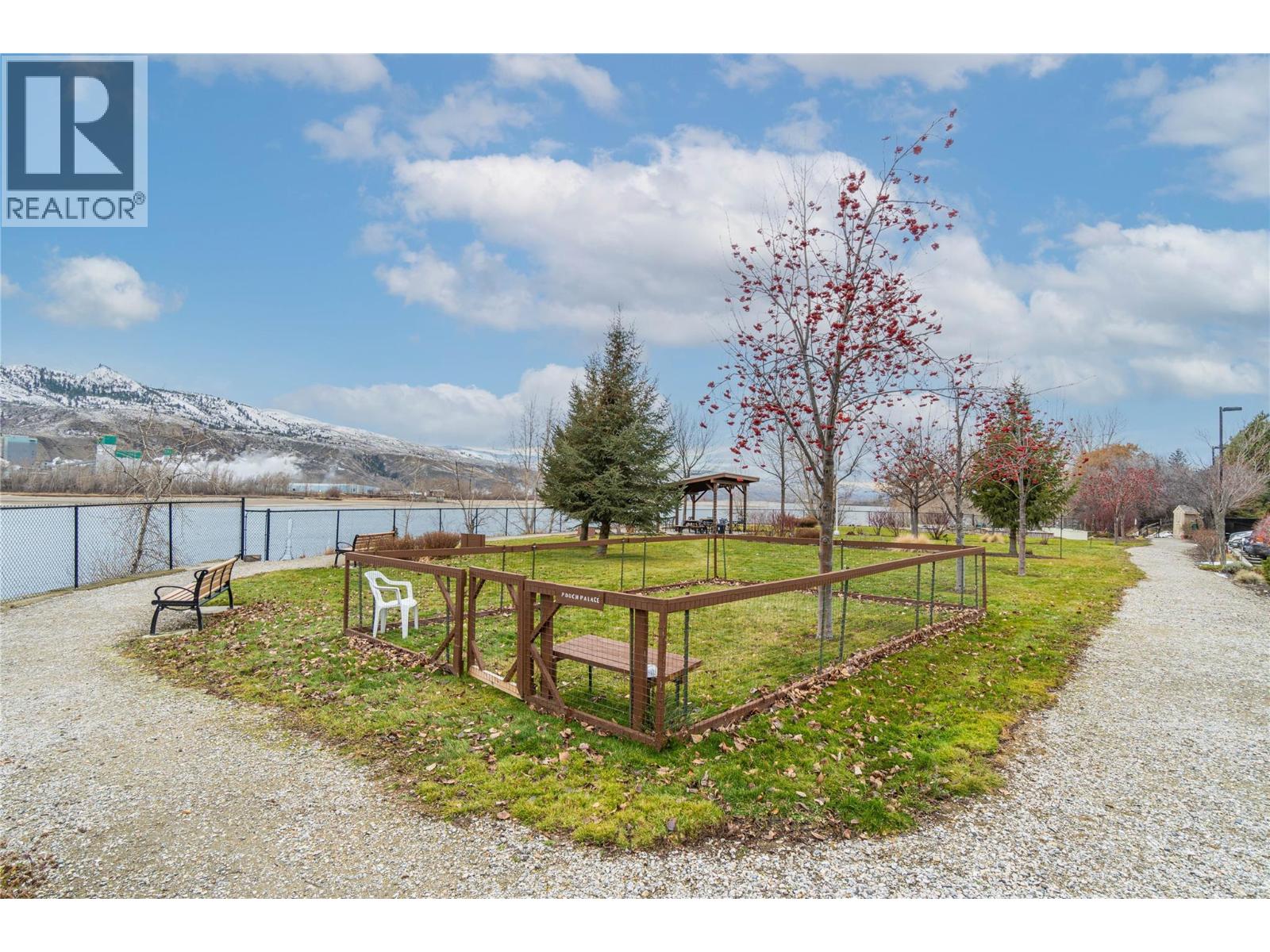 #218 755 MAYFAIR STREET - 24