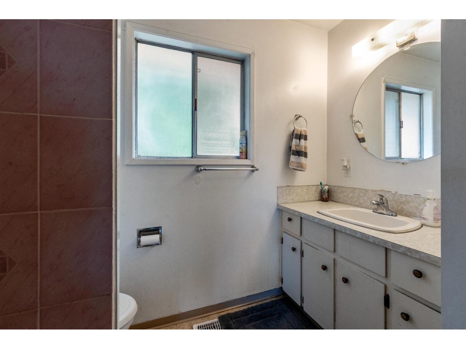 8082 112 Street, Delta