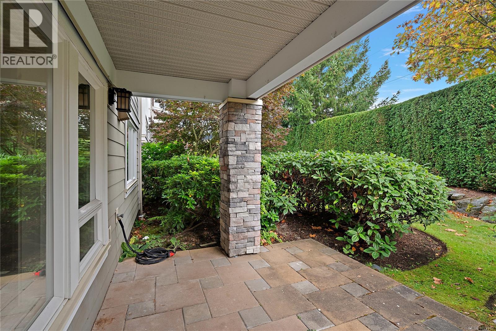 106 535 Heatherdale Lane, Saanich