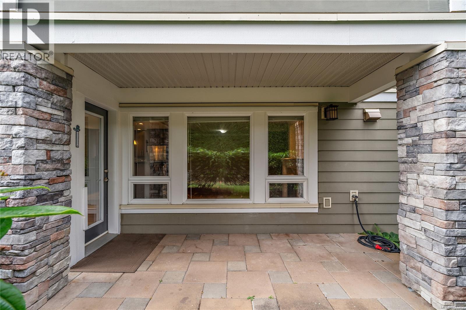 106 535 Heatherdale Lane, Saanich