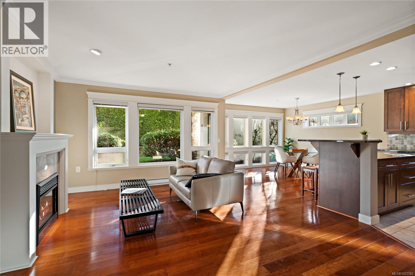 106 535 Heatherdale Lane, Saanich