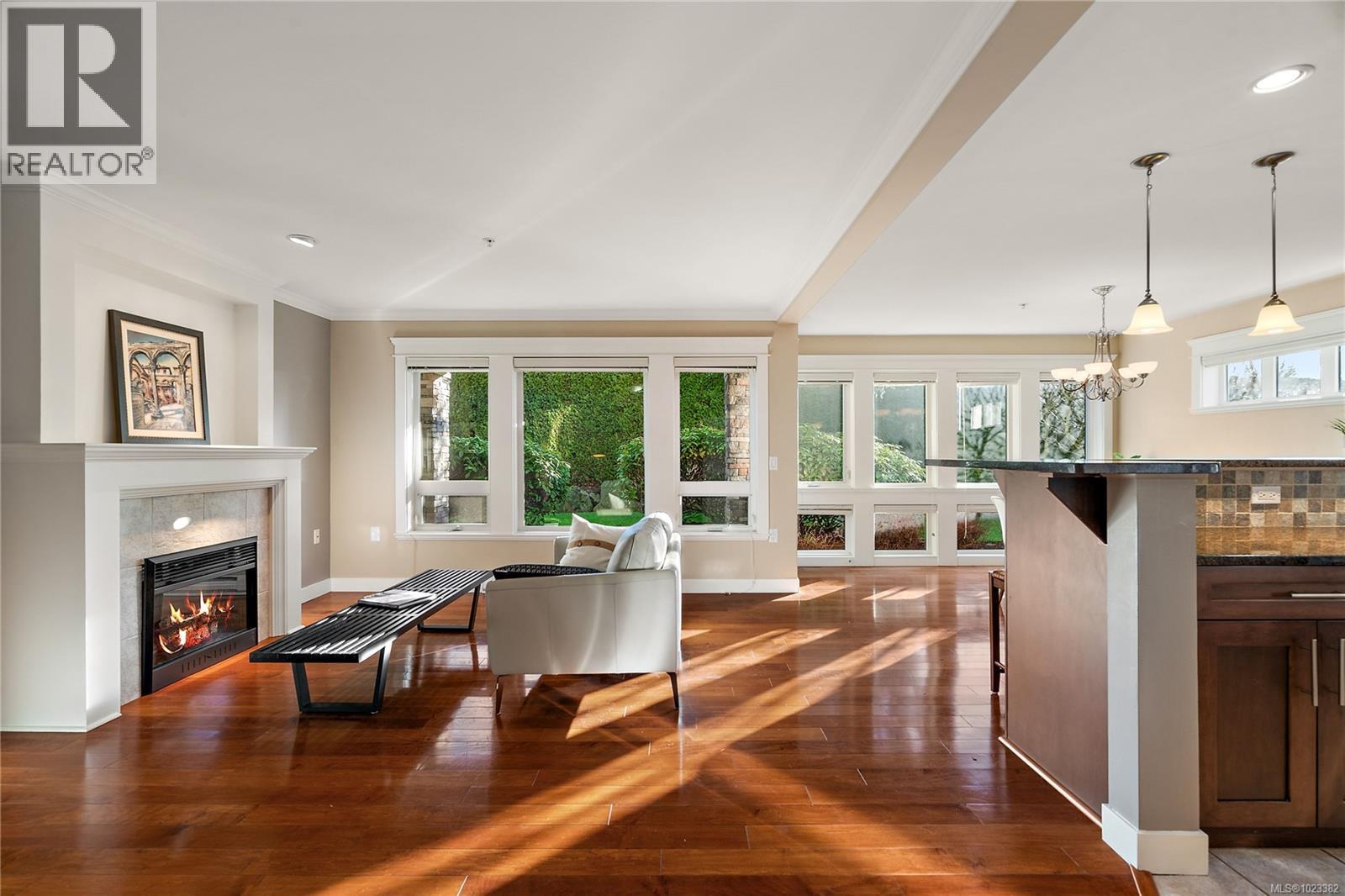 106 535 Heatherdale Lane, Saanich