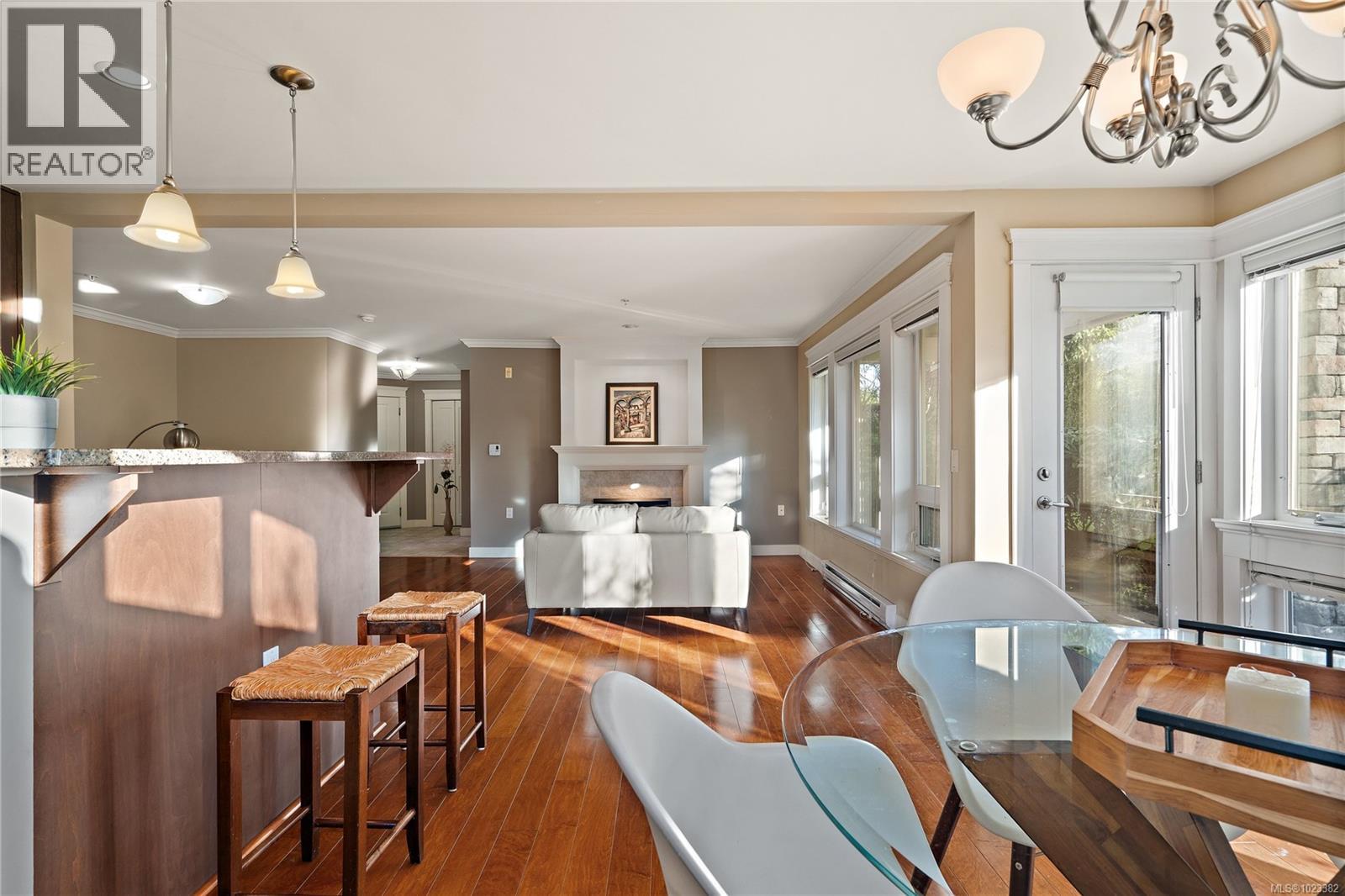 106 535 Heatherdale Lane, Saanich