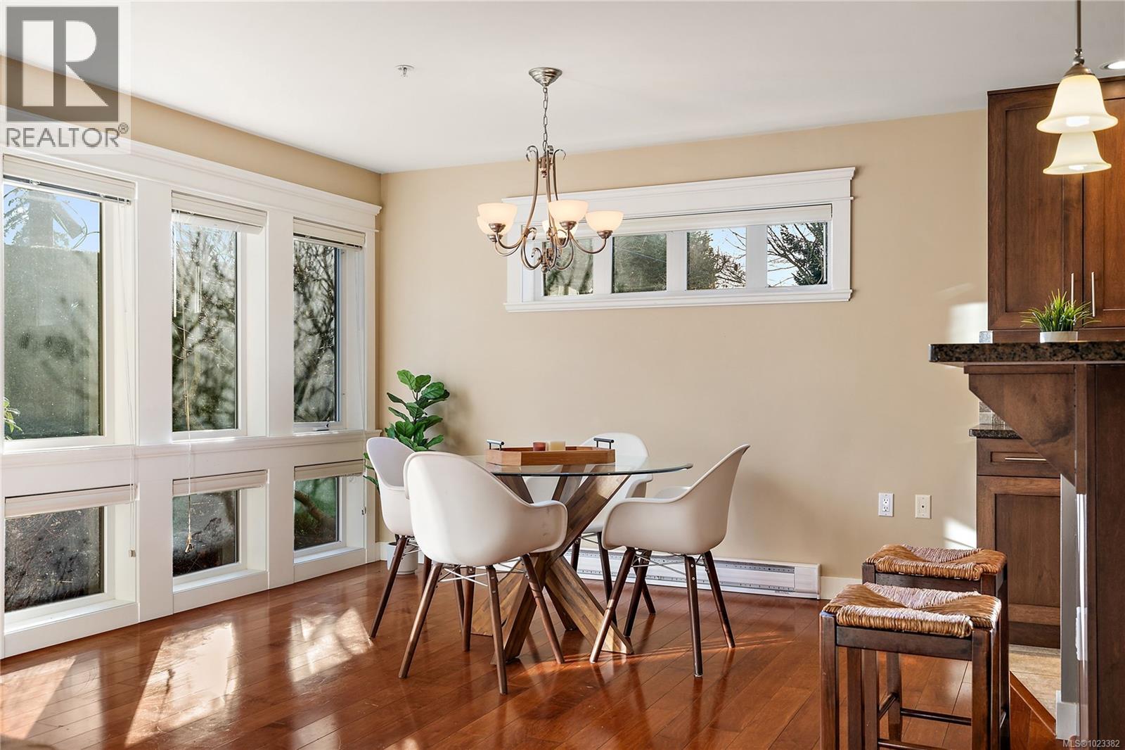 106 535 Heatherdale Lane, Saanich