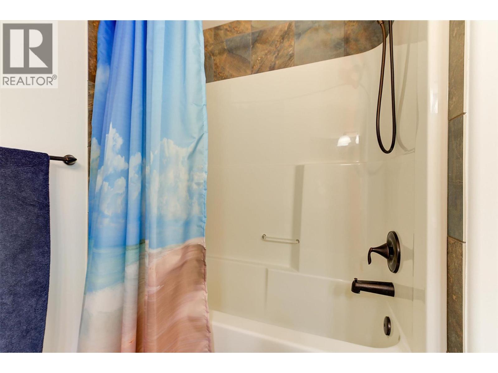  2135 Madera Court, Westbank