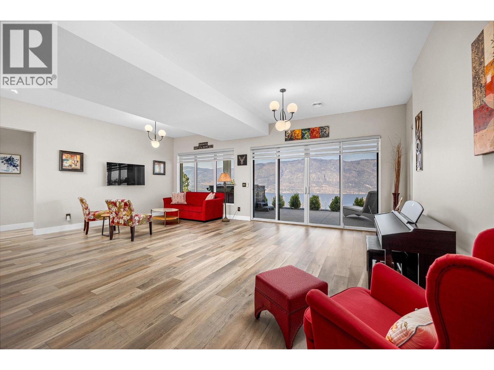 9814 Beacon Hill Crescent, Lake Country