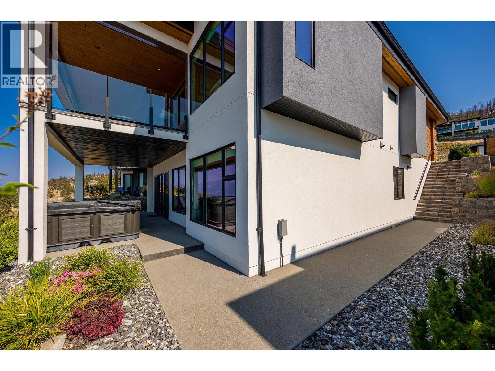 9814 Beacon Hill Crescent, Lake Country