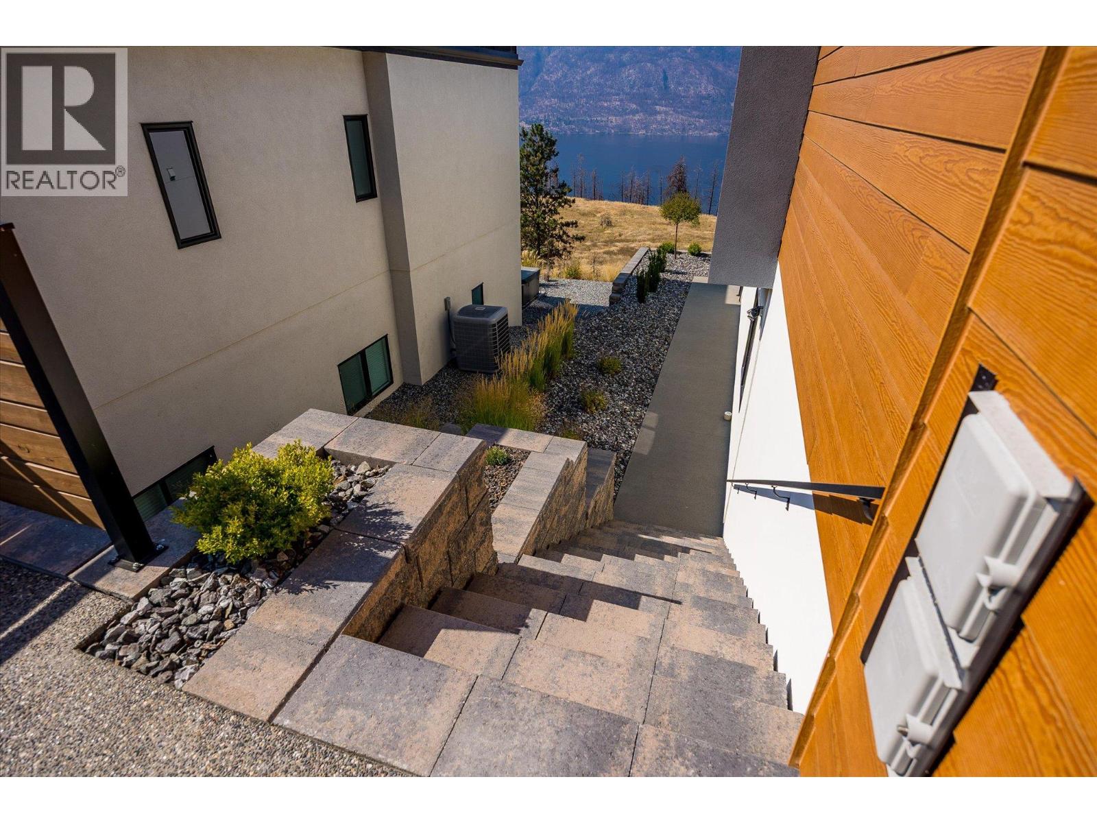 9814 Beacon Hill Crescent, Lake Country