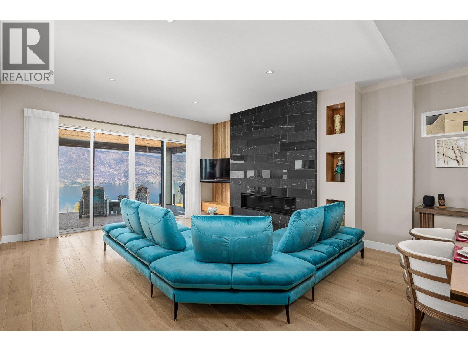 9814 Beacon Hill Crescent, Lake Country