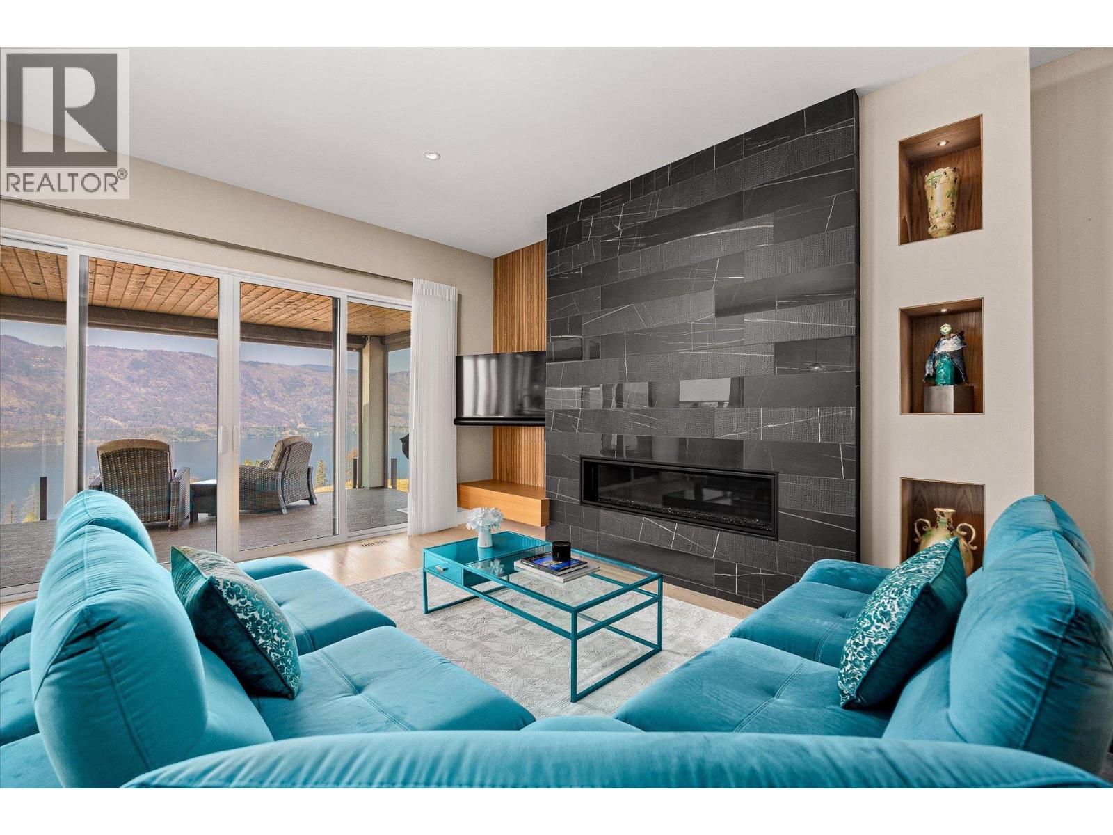 9814 Beacon Hill Crescent, Lake Country