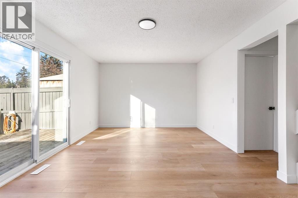 Single Family House for Sale in    Avenue NW Bowness Calgary 