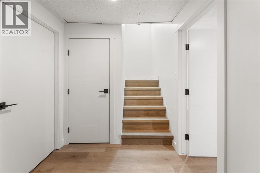 Single Family House for Sale in    Avenue NW Bowness Calgary 