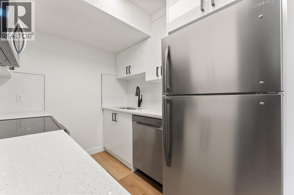 Single Family House for Sale in    Avenue NW Bowness Calgary 