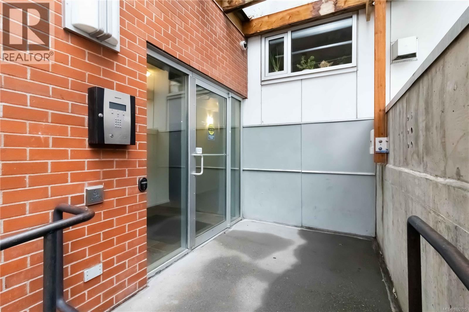 108 932 Johnson Street, Victoria