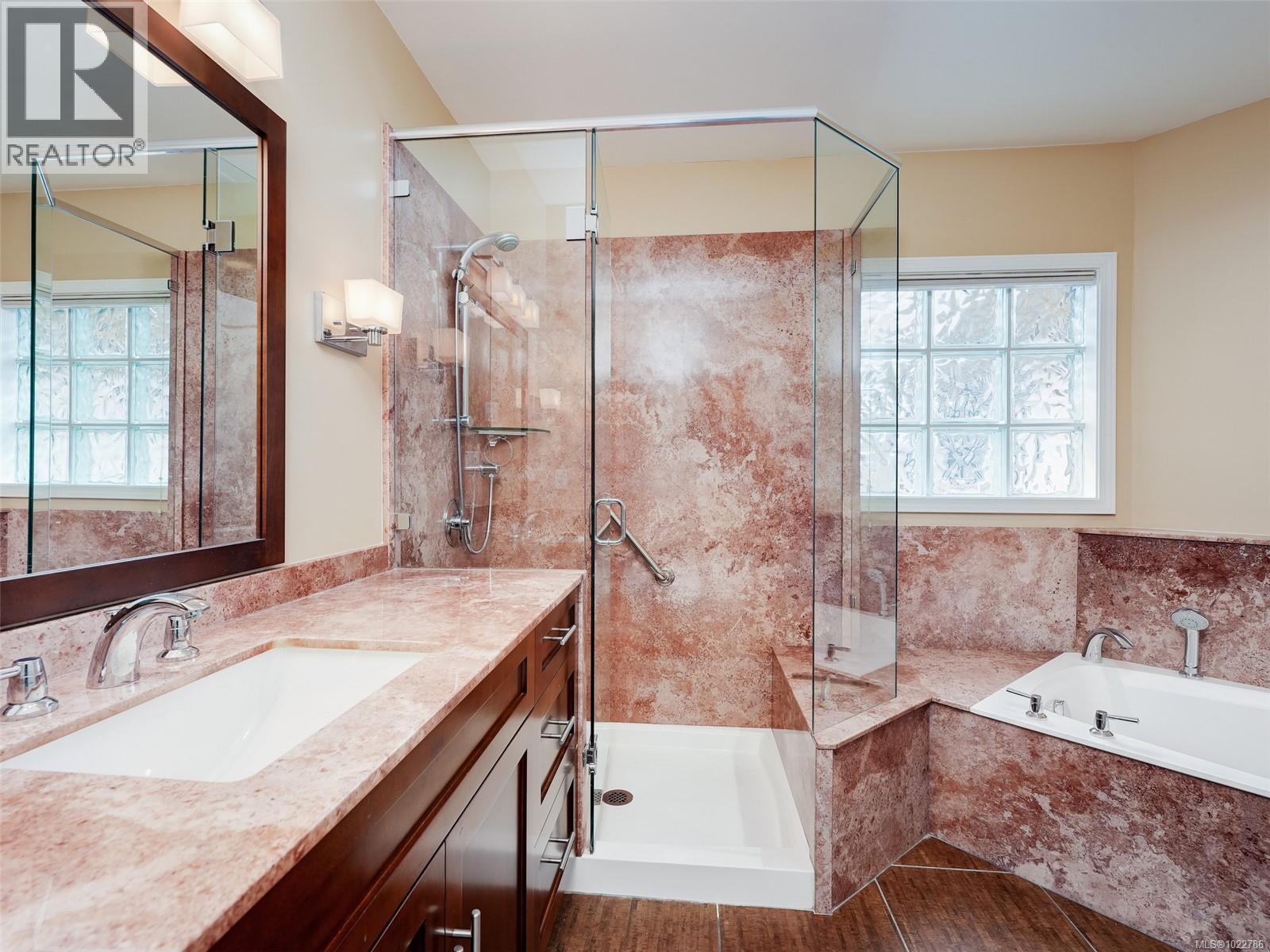 14 4318 Emily Carr Drive, Saanich