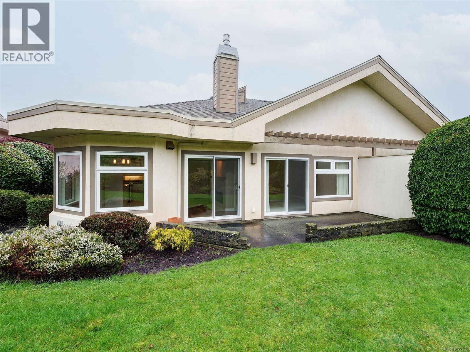 14 4318 Emily Carr Drive, Saanich