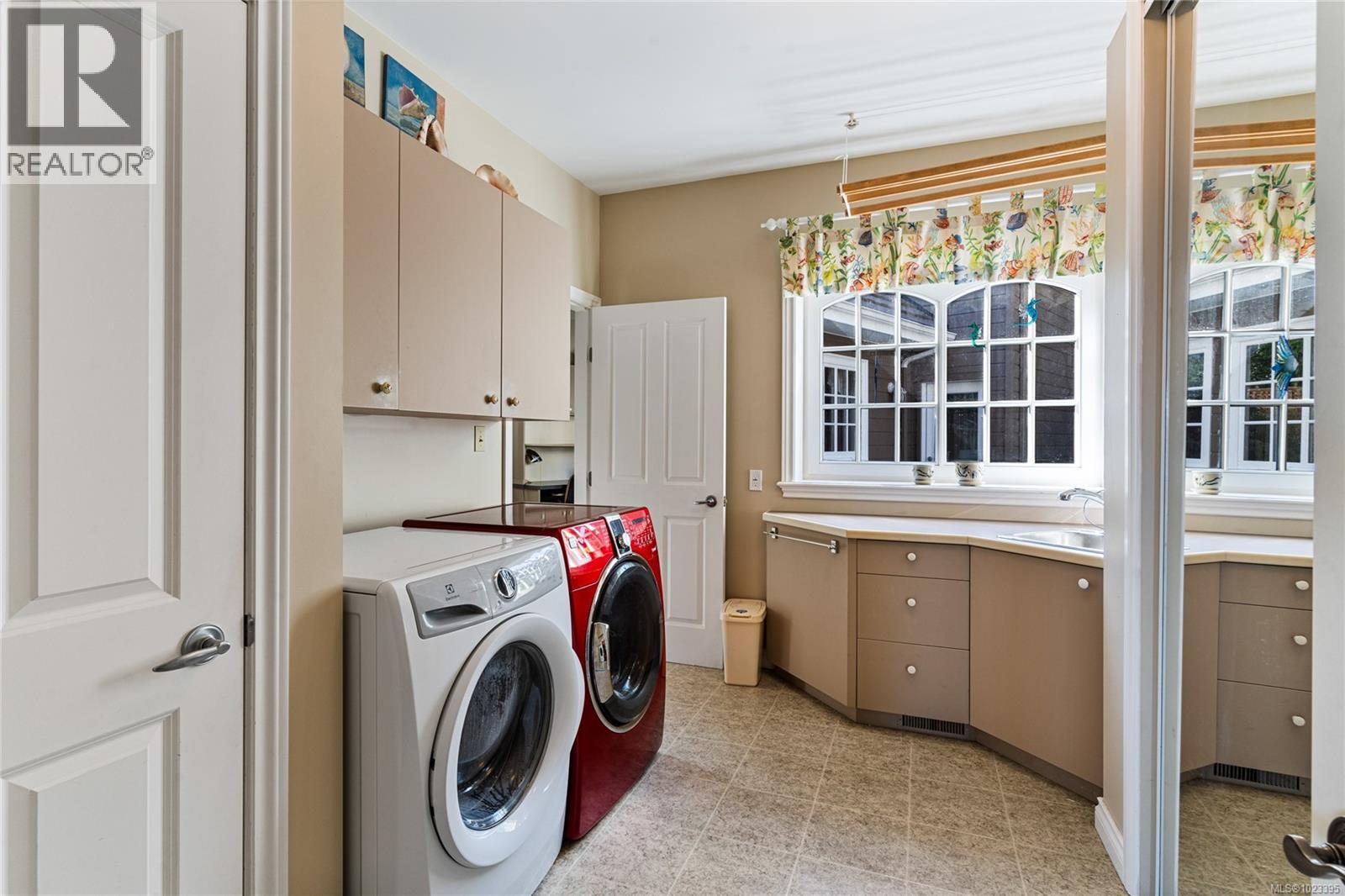  2555 Newman Road, Central Saanich