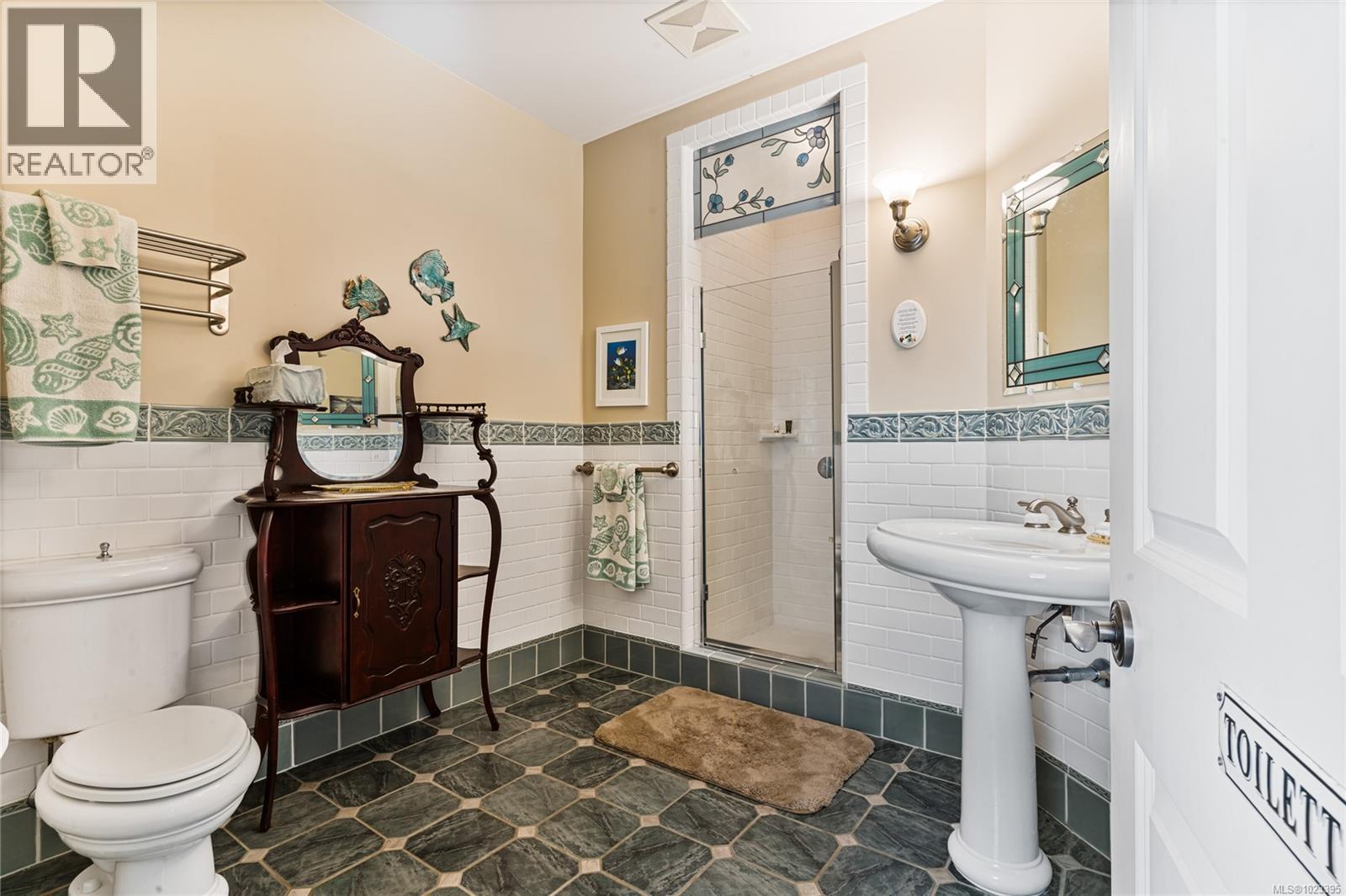  2555 Newman Road, Central Saanich