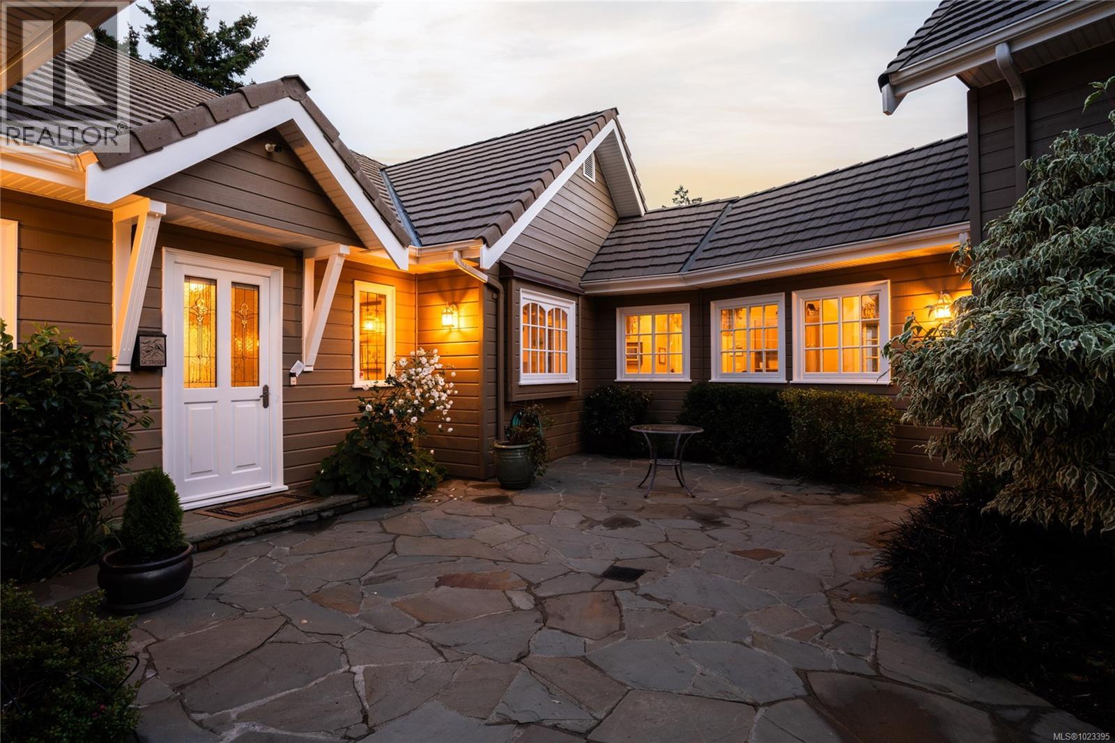  2555 Newman Road, Central Saanich