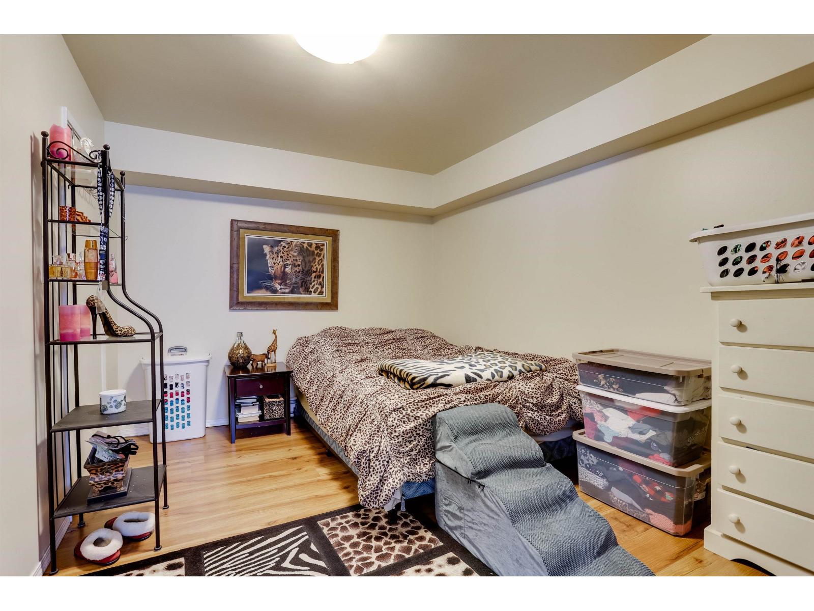 15568 THRIFT AVENUE, White Rock