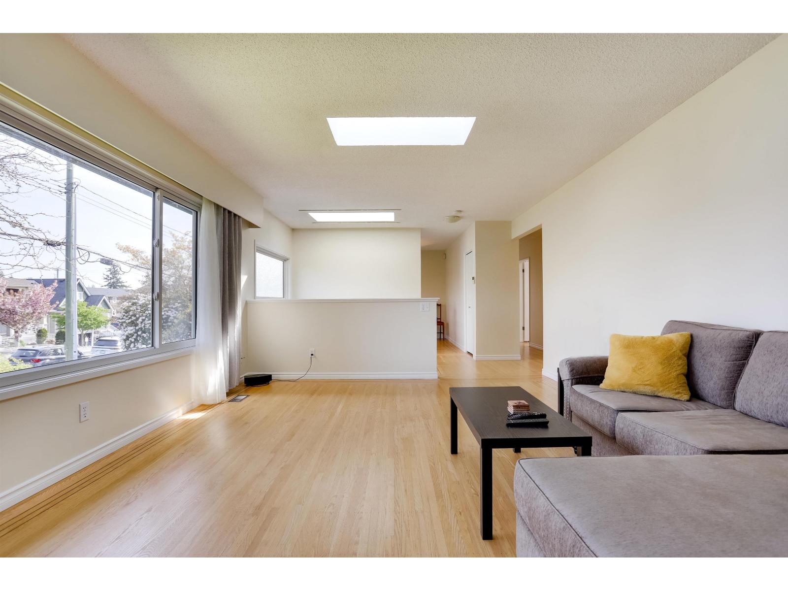 15568 THRIFT AVENUE, White Rock