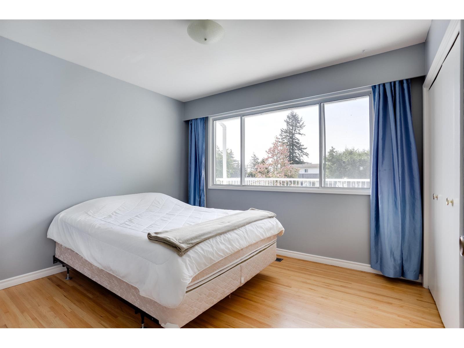 15568 THRIFT AVENUE, White Rock