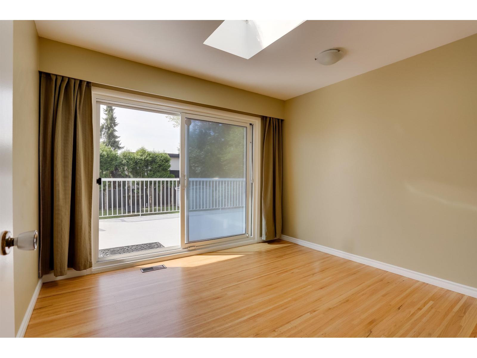 15568 THRIFT AVENUE, White Rock