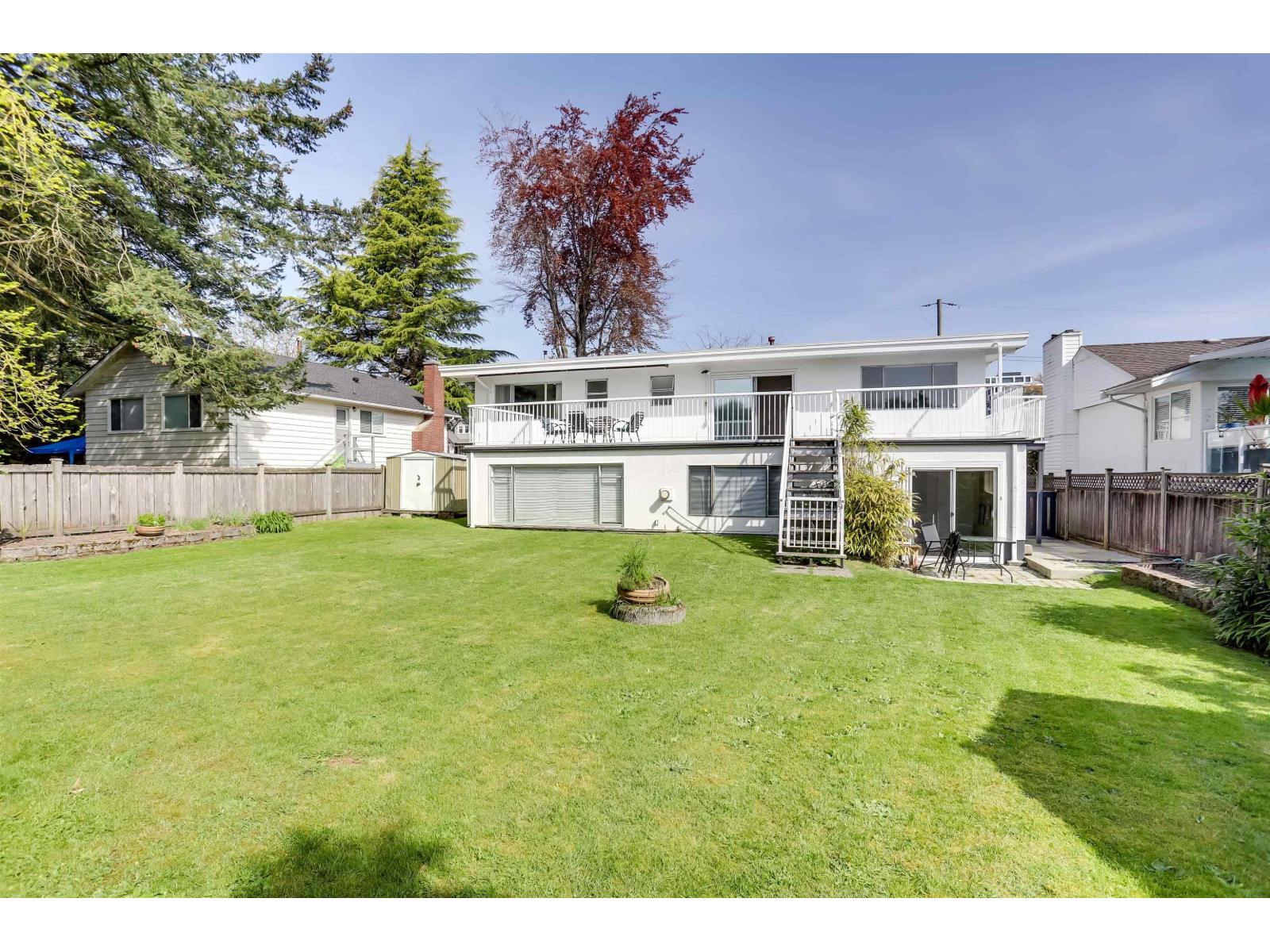15568 THRIFT AVENUE, White Rock