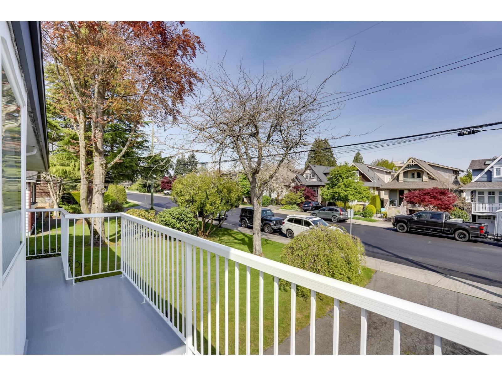 15568 THRIFT AVENUE, White Rock