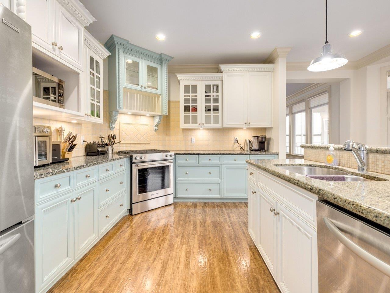 14008 MARINE DRIVE, White Rock