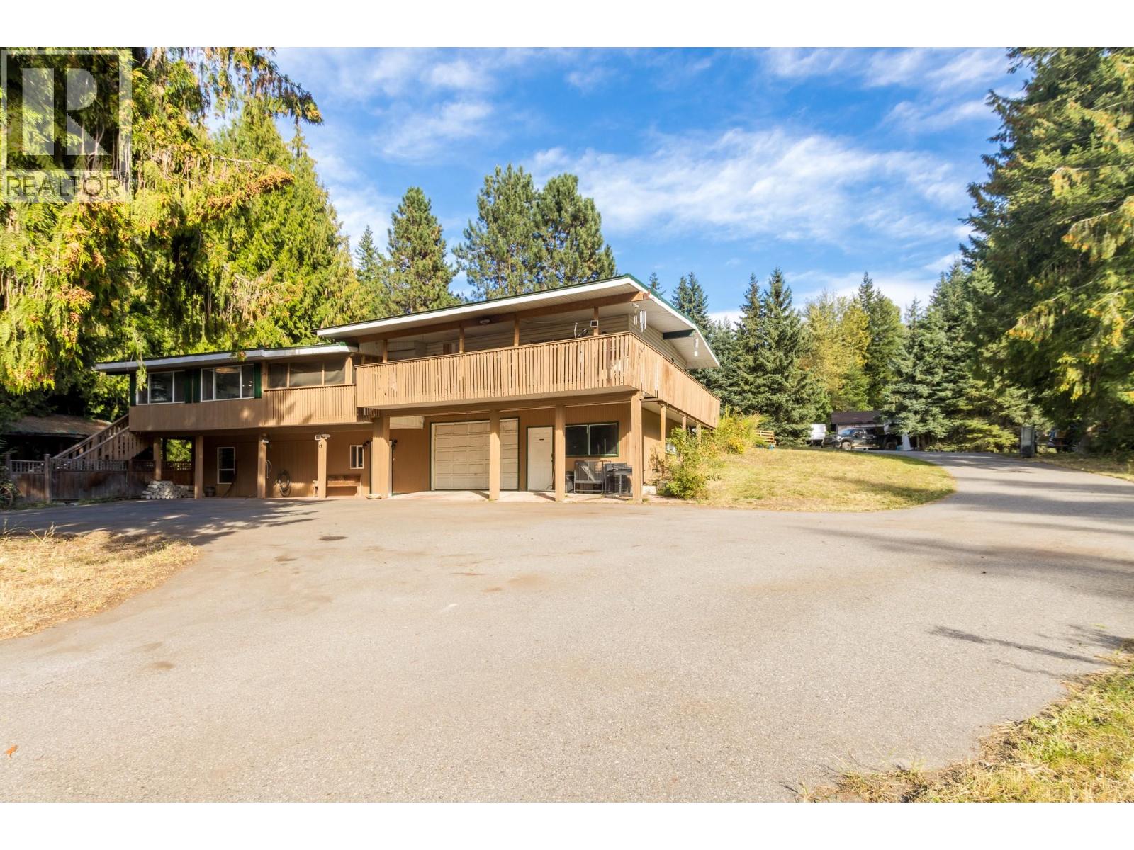  5246 Mayfair Road Southeast, Salmon Arm