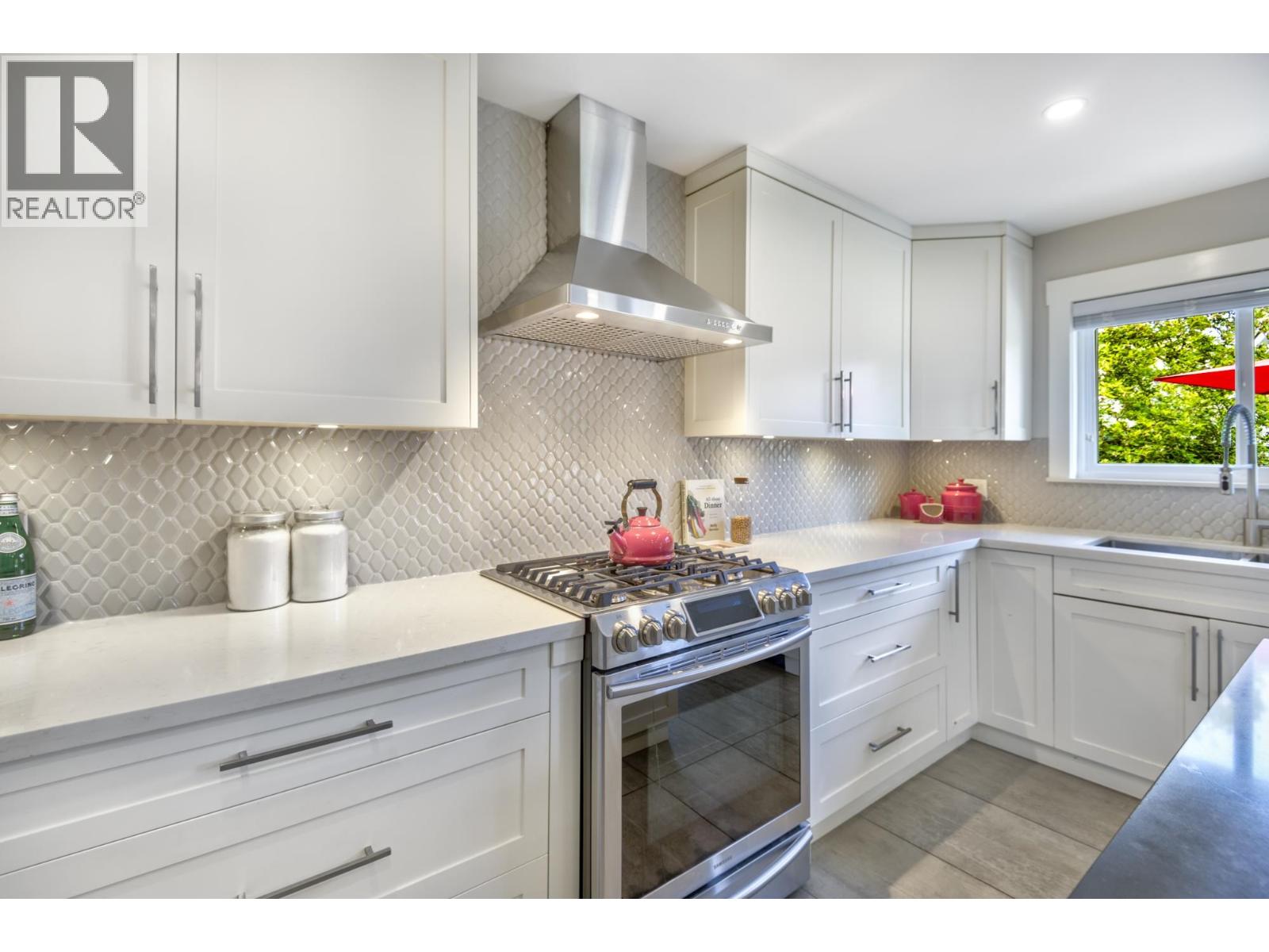 5463 WESTMINSTER Avenue, Delta