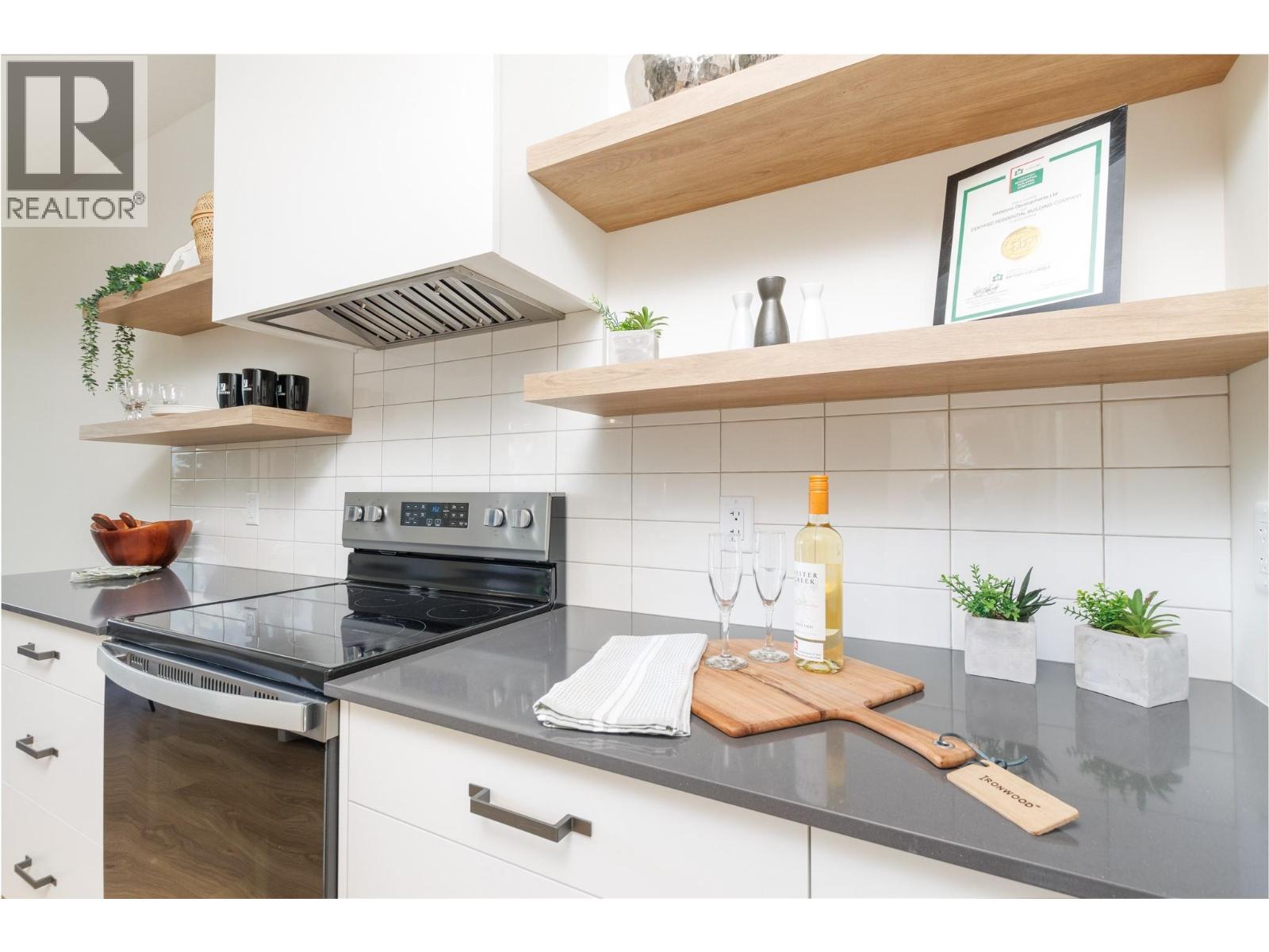  111 20 Street Southeast, Salmon Arm